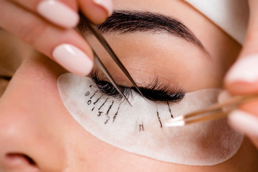 Combien de temps dure l&rsquo;application des extensions de cils ?